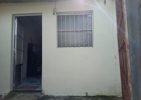 Casa á venda  em  Itapuã