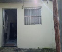Casa á venda  em  Itapuã