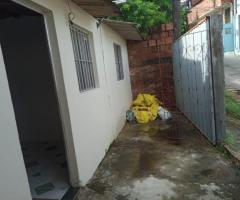 Casa á venda  em  Itapuã