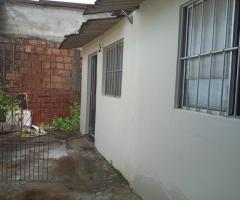 Casa á venda  em  Itapuã